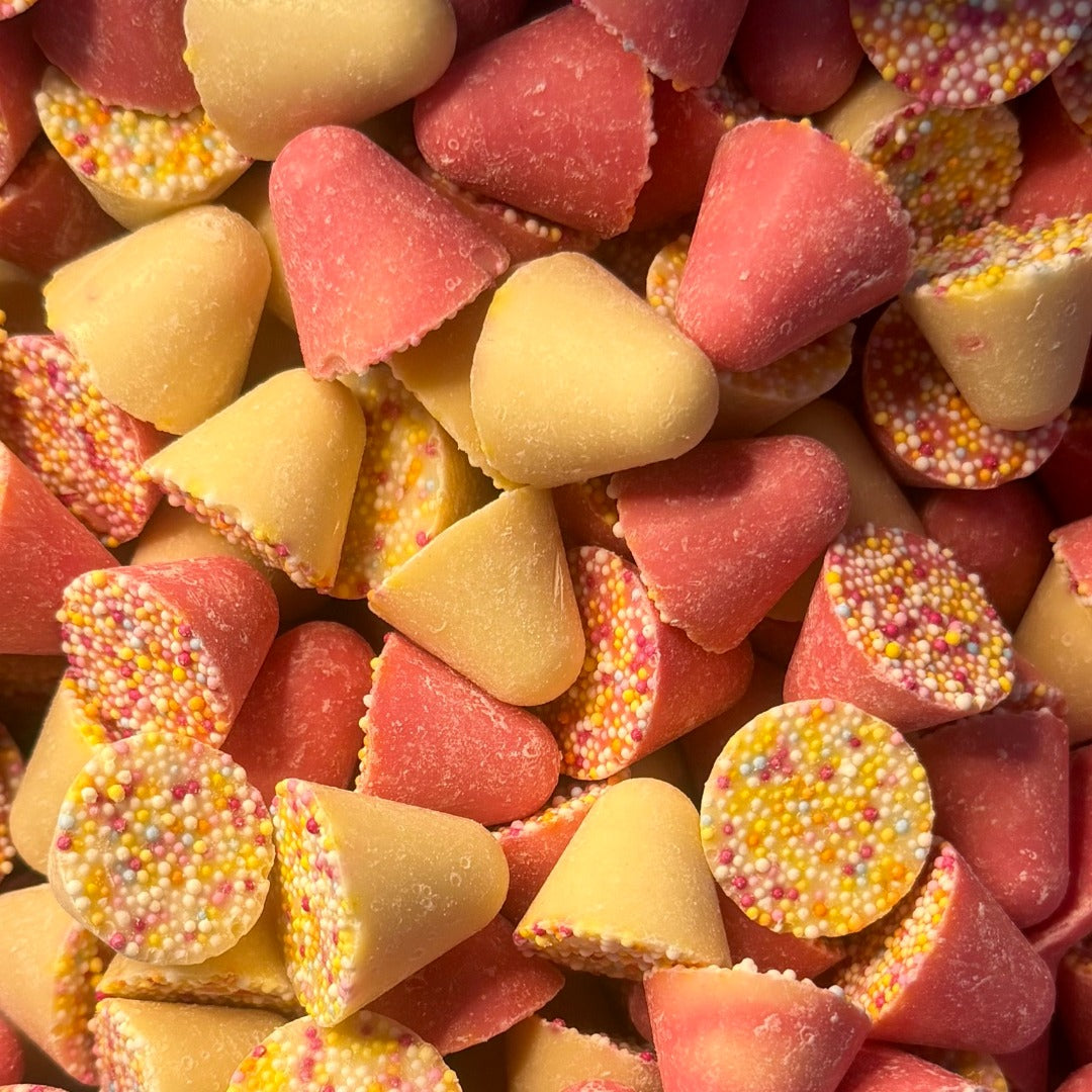 Hannah's Spinning Tops – Milk & White Chocolate – Pick & Mix Sweets
